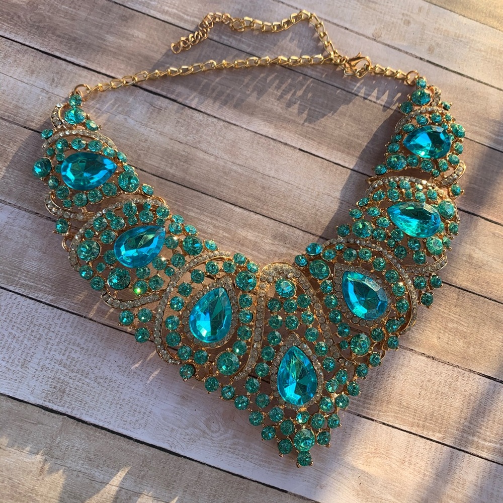Elegant Gold and Blue Statement Necklace